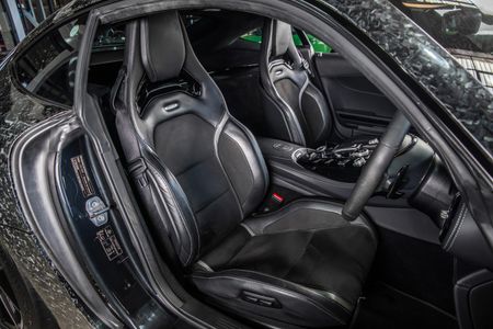 2019-Mercedes-AMG-GT-R_14
