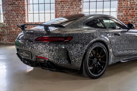 2019-Mercedes-AMG-GT-R_17