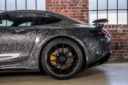 2019-Mercedes-AMG-GT-R_19