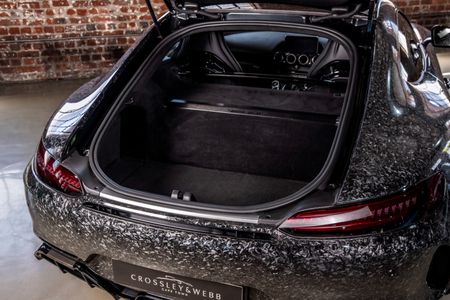 2019-Mercedes-AMG-GT-R_23