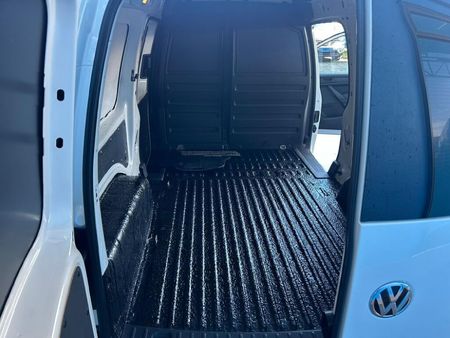 2020-Volkswagen-Caddy-Maxi-20-TDI-103kW-Auto-Panel-Van_7