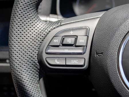 2026-MG-ZS-15-Com-Auto_22