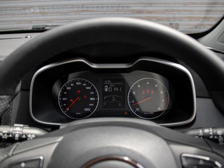 2026-MG-ZS-15-Delux-Auto_12