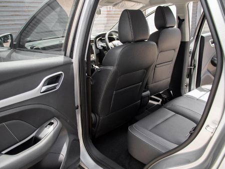 2026-MG-ZS-15-Delux-Auto_16