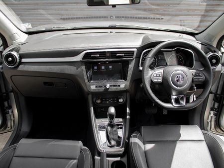 2026-MG-ZS-15-Delux-Auto_17