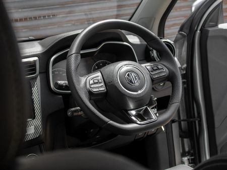 2026-MG-ZS-15-Delux-Auto_18