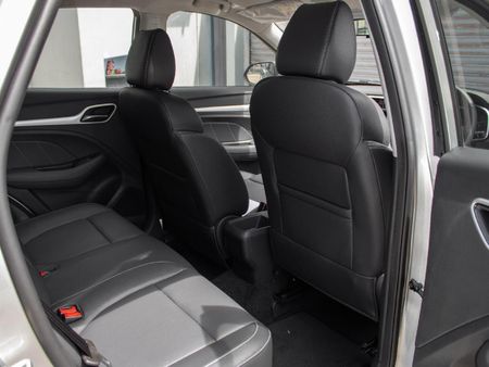 2026-MG-ZS-15-Delux-Auto_19