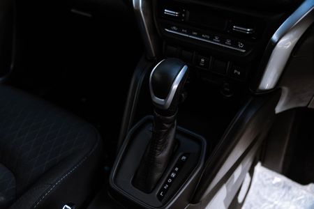2026-Toyota-Urban-Cruiser-15-XR-Auto_14