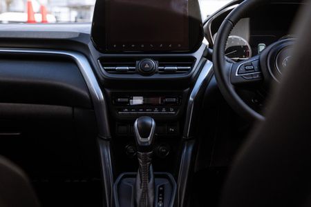 2026-Toyota-Urban-Cruiser-15-XR-Auto_22