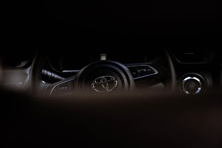 2026-Toyota-Urban-Cruiser-15-XR-Auto_25