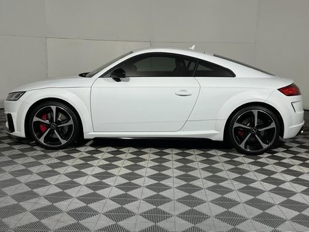 2019-Audi-TT-S-Coupe-quattro-Auto-228kW_15