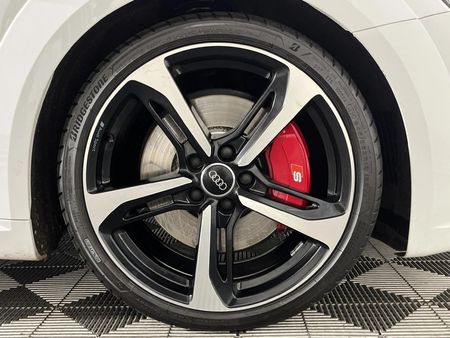 2019-Audi-TT-S-Coupe-quattro-Auto-228kW_3