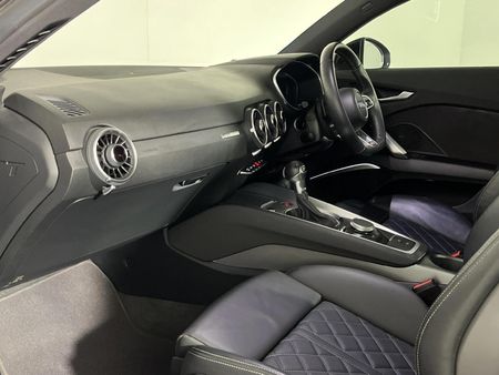 2019-Audi-TT-S-Coupe-quattro-Auto-228kW_6