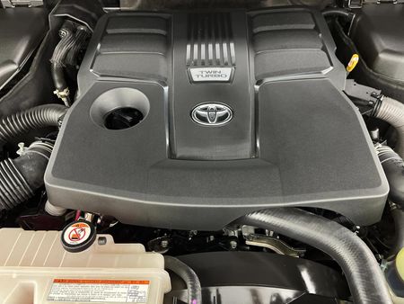 2022-Toyota-Land-Cruiser-300-V6-35-T-ZX_14