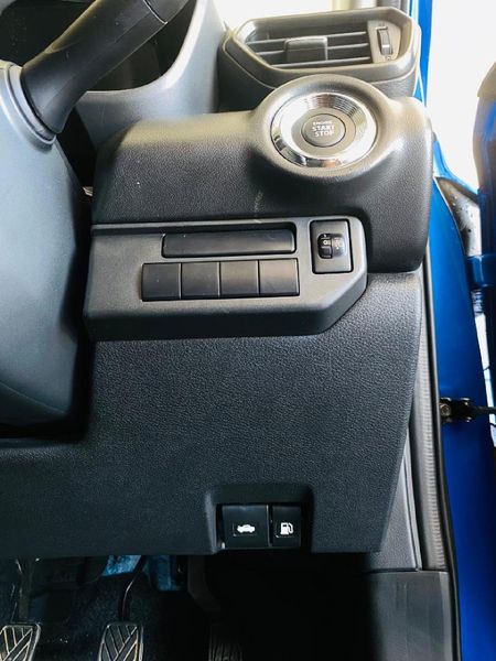2026-Toyota-Urban-Cruiser-15-XR_13