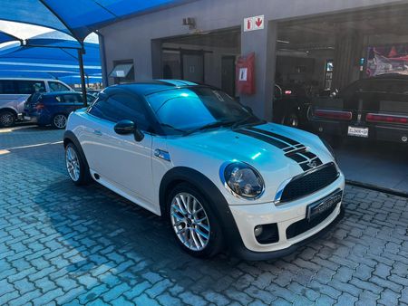 2013-MINI-Coupe-Cooper-S_0