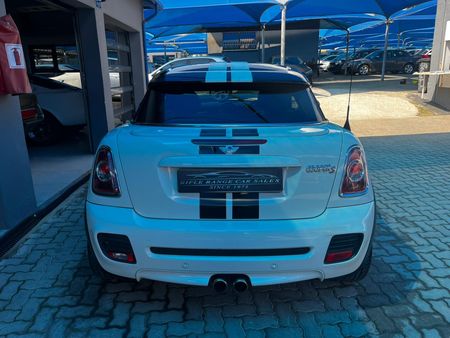 2013-MINI-Coupe-Cooper-S_4