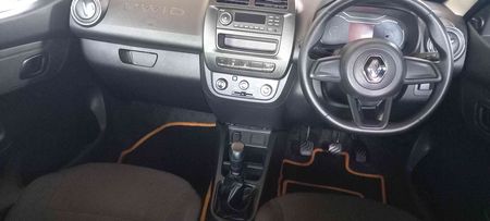 2023-Renault-Kwid-10-Expression-Petrol-Manual_11