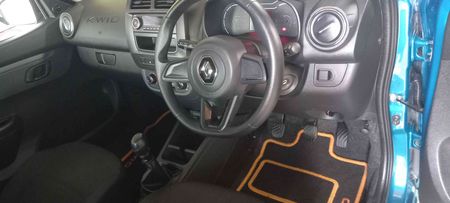 2023-Renault-Kwid-10-Expression-Petrol-Manual_16