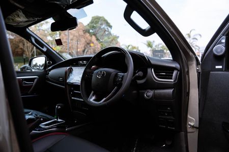 2026-Toyota-Fortuner-28-GD-6-VX-Auto-mHev_14