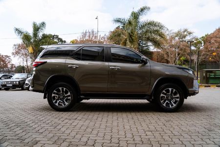 2026-Toyota-Fortuner-28-GD-6-VX-Auto-mHev_4