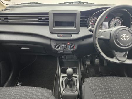 2026-Toyota-Rumion-15-S_23