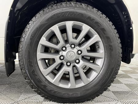 2018-Toyota-Land-Cruiser-Prado-40-V6-VX-L-Auto_5