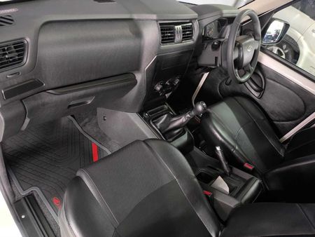 2025-Mahindra-Pik-Up-22-mHawk-S4-Single-Cab_10