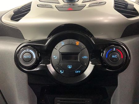 2014-Ford-EcoSport-15-TDCi-Titanium_14