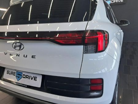 2023-Hyundai-Venue-12-Motion_9