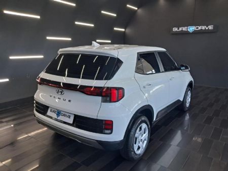 2023-Hyundai-Venue-12-Motion_10