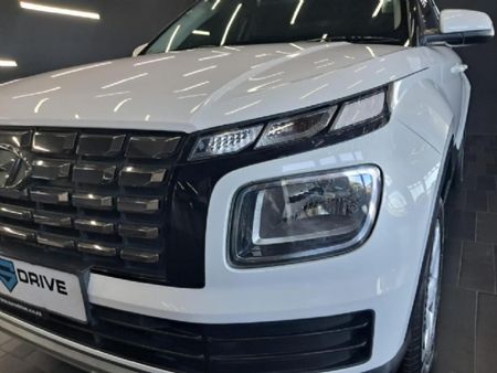 2023-Hyundai-Venue-12-Motion_1