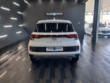 2023-Hyundai-Venue-12-Motion_5