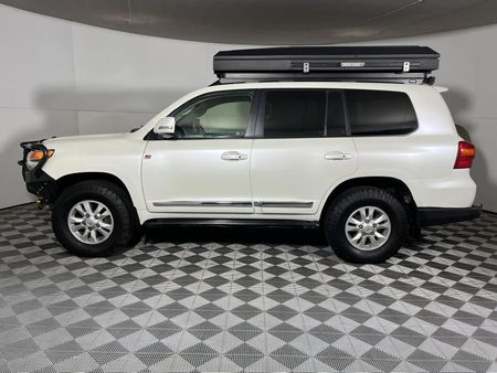 2015-Toyota-Land-Cruiser-200-45-D-V8-VX-Auto_16