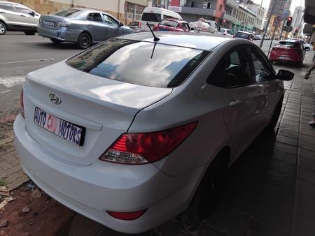 2019-Hyundai-Accent-16-GLS-Fluid_6