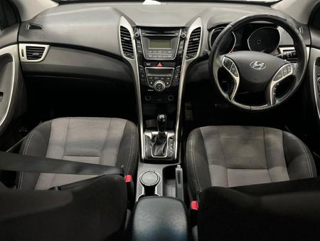 2015-Hyundai-i30-16-GLS-Premium-Auto_9