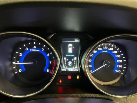 2015-Hyundai-i30-16-GLS-Premium-Auto_10