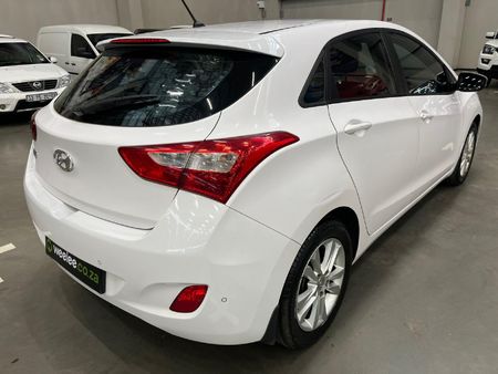 2015-Hyundai-i30-16-GLS-Premium-Auto_2