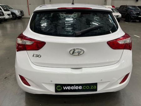 2015-Hyundai-i30-16-GLS-Premium-Auto_3
