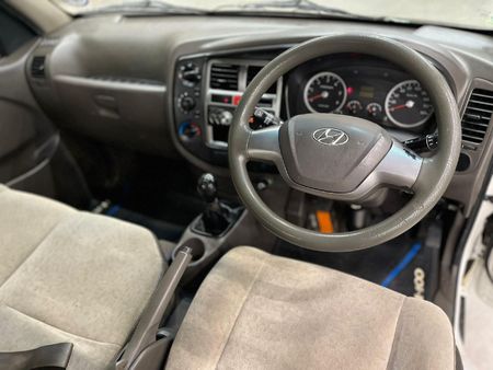 2020-Hyundai-H100-Bakkie-26D-Dropside_9