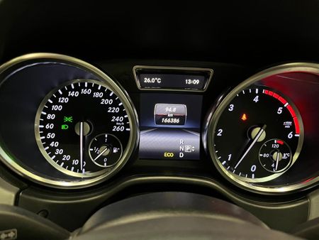 2015-Mercedes-Benz-ML-350-Bluetec_10