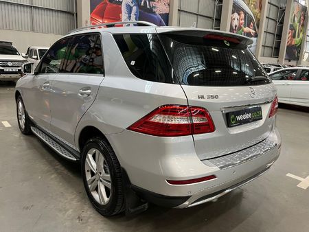 2015-Mercedes-Benz-ML-350-Bluetec_4