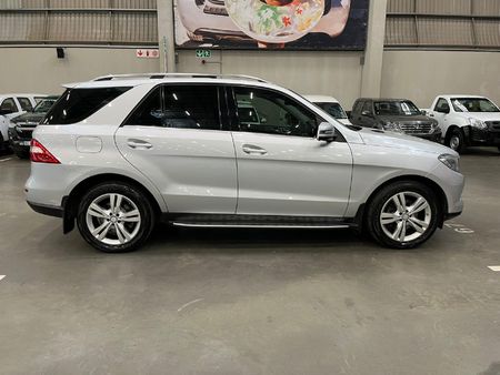 2015-Mercedes-Benz-ML-350-Bluetec_7