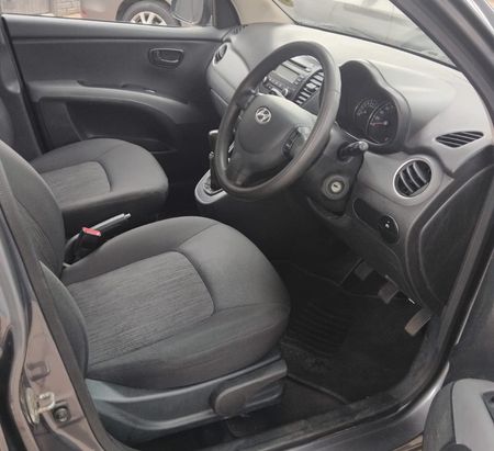 2016-Hyundai-i10-11-GLS-Motion_3