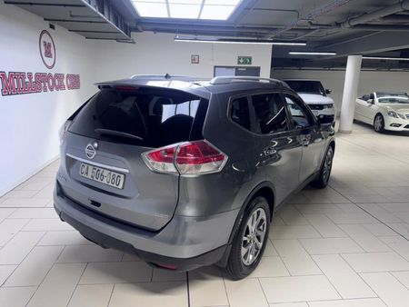 2015-Nissan-X-Trail-25-SE-4x4-Auto_4