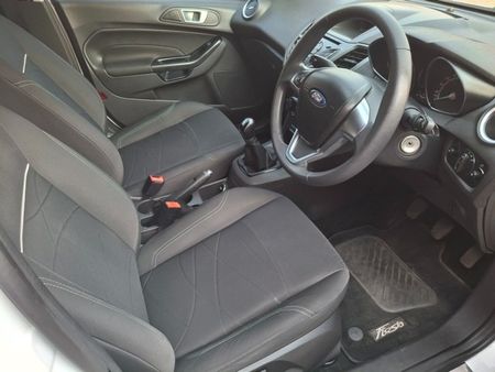 2017-Ford-Fiesta-10-EcoBoost-Trend-5-dr_6