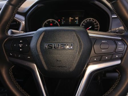 2026-Isuzu-D-Max-30-DDI-LS-4x4-Double-Cab_10