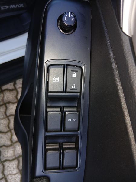 2026-Isuzu-D-Max-30-DDI-LS-4x4-Double-Cab_16