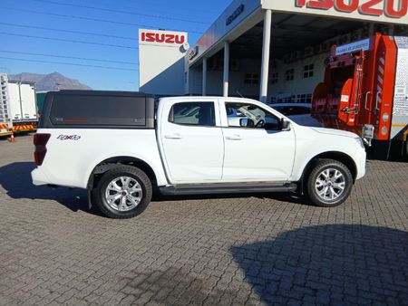 2026-Isuzu-D-Max-30-DDI-LS-4x4-Double-Cab_7