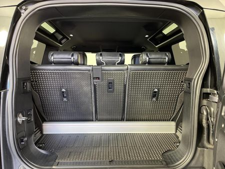 2021-Land-Rover-Defender-90-D240-HSE-X-Dynamic-177kW_12